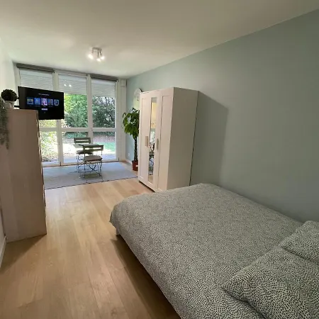 Apartment Studio Neuf Avec Jardin, A 550m De La Gare Pontoise